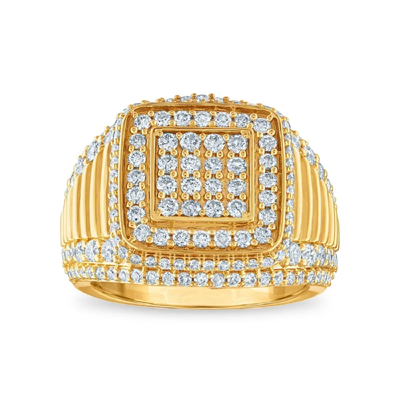 2 CTW Diamond Ring in 10KT Yellow Gold