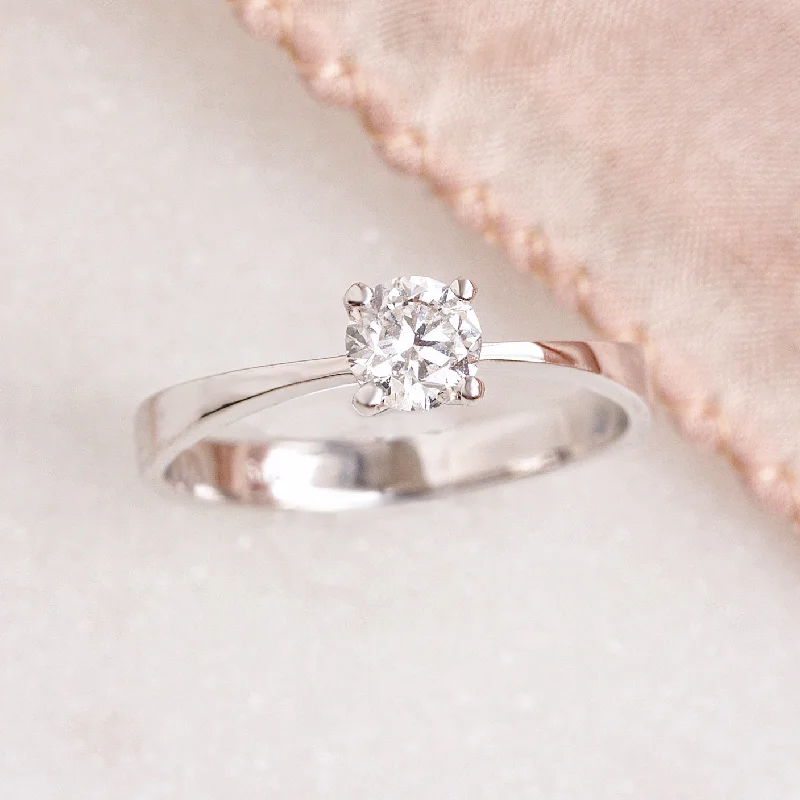 Round Diamond Solitaire Engagement Ring Basic